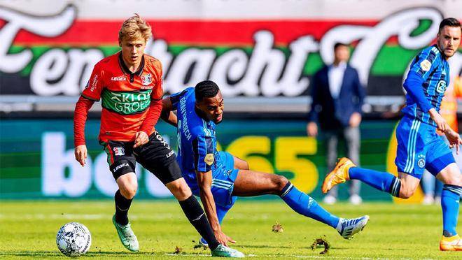 关于国际比赛日体能课后，纽卡斯尔绝杀压哨备战荷甲，引发热议，轮换策略成焦点的信息