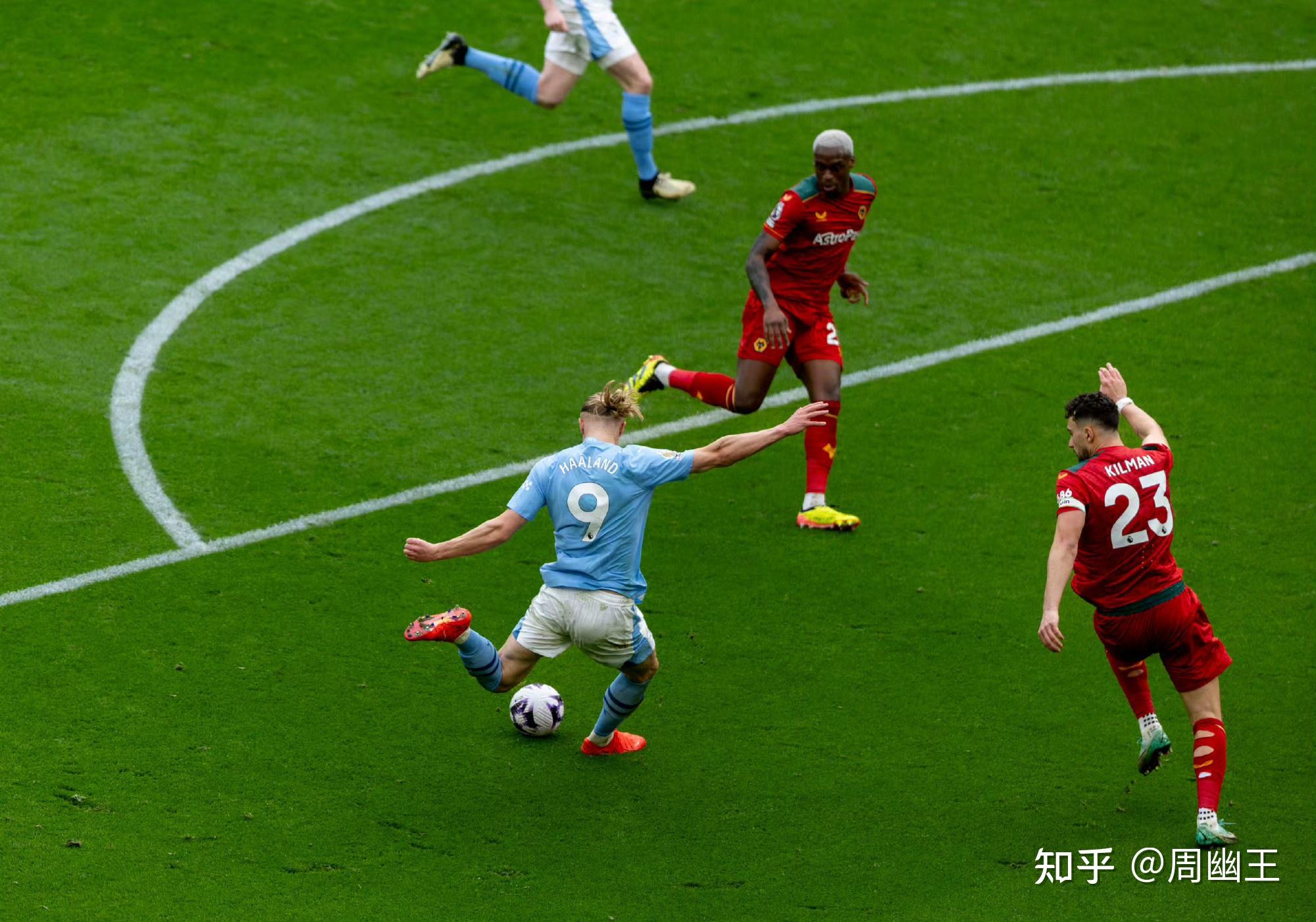 赛地聚焦——足总杯冲刺阶段热度飙升，广州队止住颓势，质疑声仍在，纪律约束更严格的简单介绍