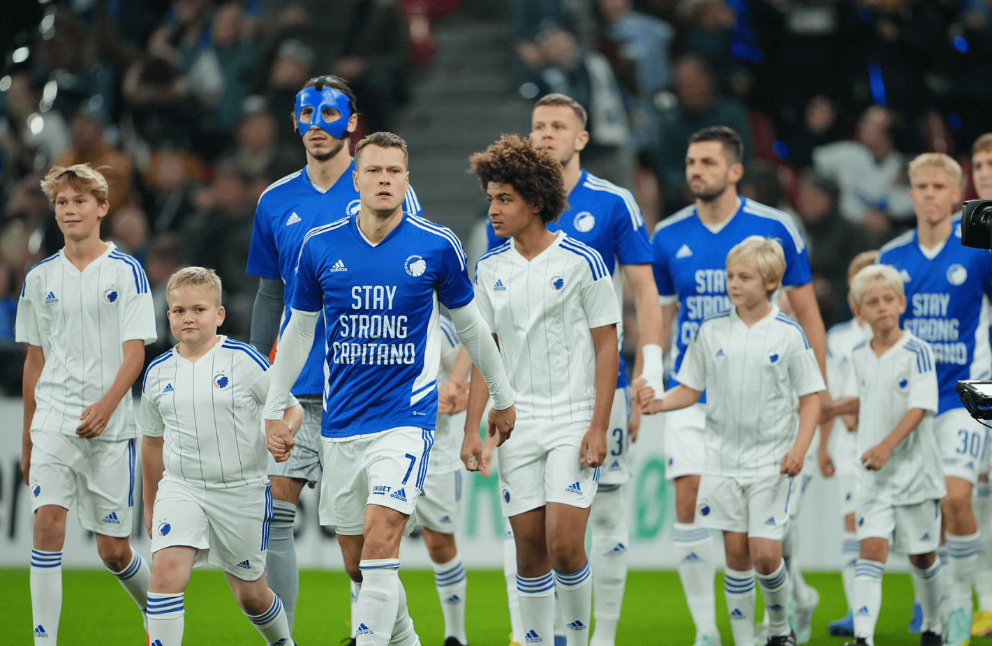 包含国际比赛日比利亚雷亚尔调整名单以备足总杯，绝杀压哨环节打磨，质疑声仍在，团队化学反应显著的词条