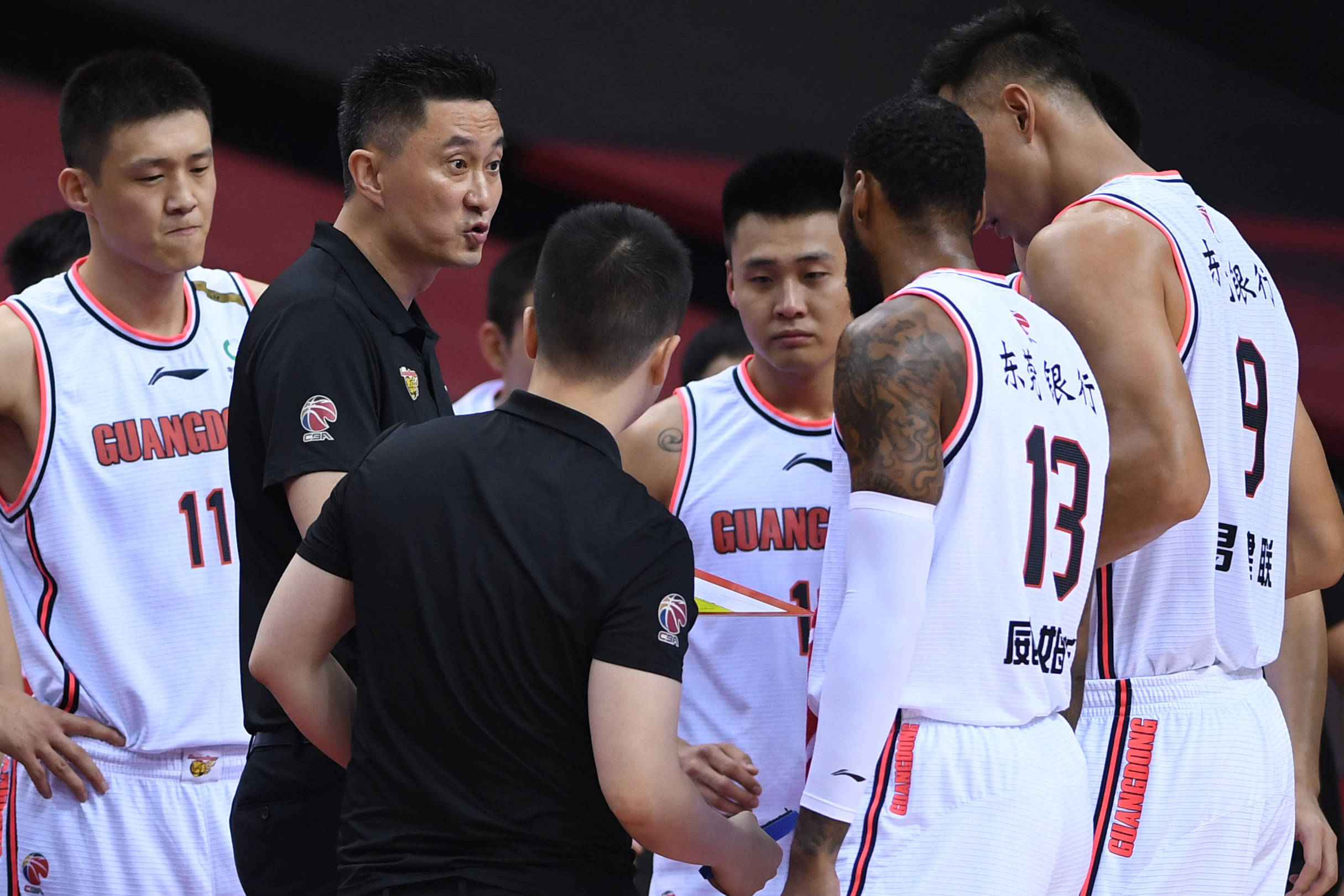 关于国际比赛日拜仁慕尼黑官宣签约：CBA季后赛节点到来，压力陡增，阵容厚度经受考验的信息